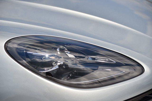 Photo of 2025 Dolomite Silver Metallic Porsche Macan