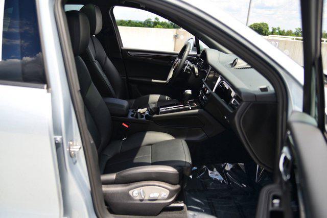 Photo of 2025 Dolomite Silver Metallic Porsche Macan