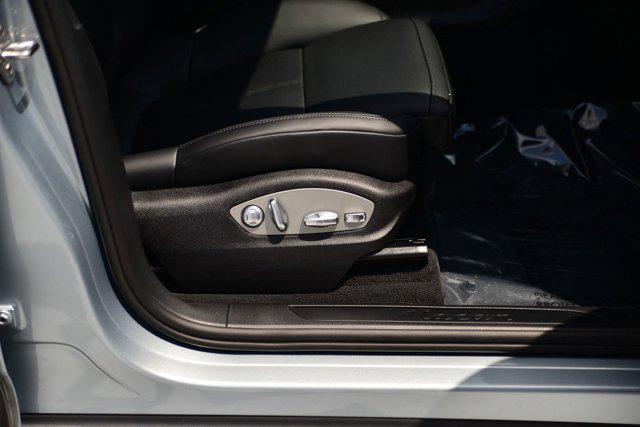 Photo of 2025 Dolomite Silver Metallic Porsche Macan