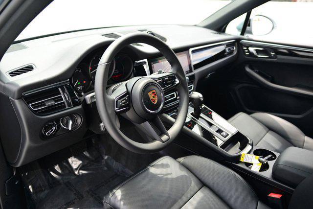 Photo of 2025 Dolomite Silver Metallic Porsche Macan