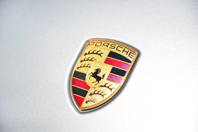 Photo of 2025 Dolomite Silver Metallic Porsche Macan