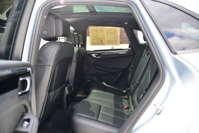 Photo of 2025 Dolomite Silver Metallic Porsche Macan
