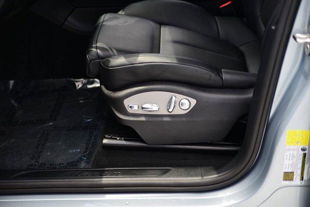 Photo of 2025 Dolomite Silver Metallic Porsche Macan