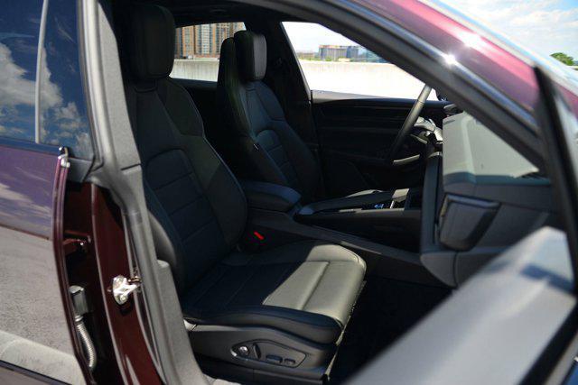 Photo of 2025 Copper Ruby Metallic Porsche Macan