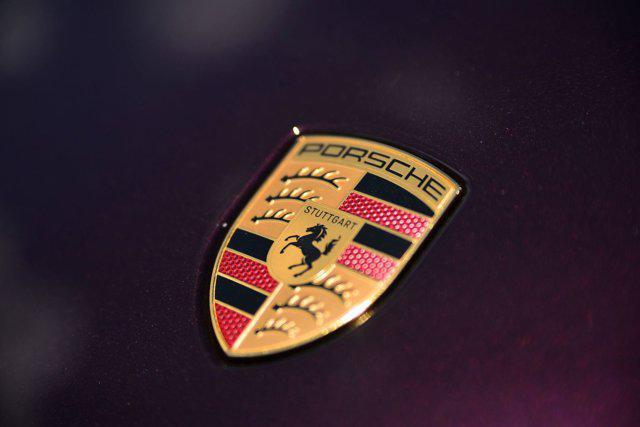 Photo of 2025 Copper Ruby Metallic Porsche Macan