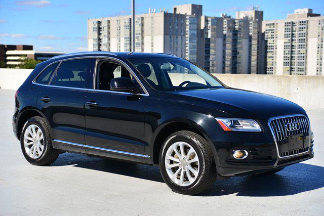 Photo of 2016 Mythos Black Metallic Audi Q5