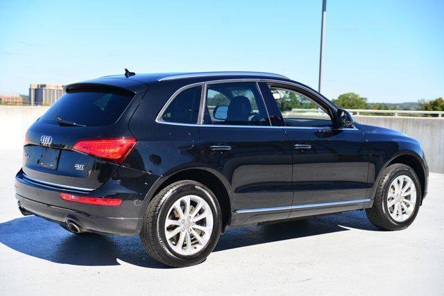Photo of 2016 Mythos Black Metallic Audi Q5