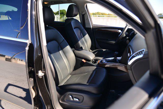 Photo of 2016 Mythos Black Metallic Audi Q5