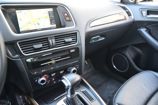 Photo of 2016 Mythos Black Metallic Audi Q5