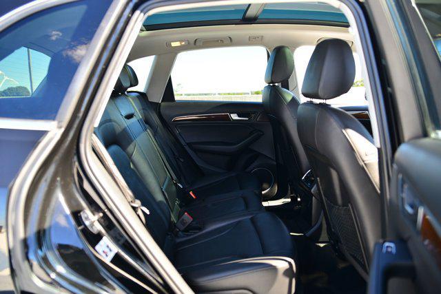 Photo of 2016 Mythos Black Metallic Audi Q5