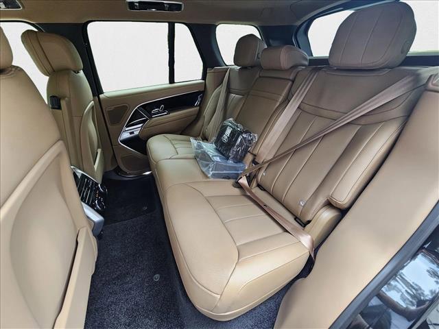 Photo of 2025 Santorini Black Metallic Land Rover Range Rover