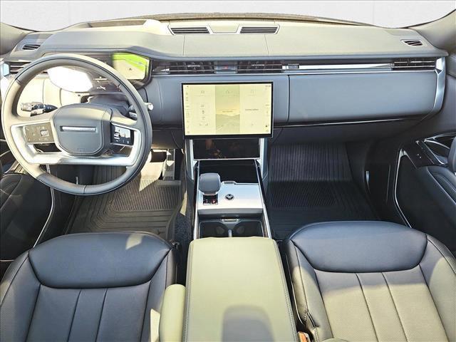 Photo of 2025 Hakuba Silver Metallic Land Rover Range Rover