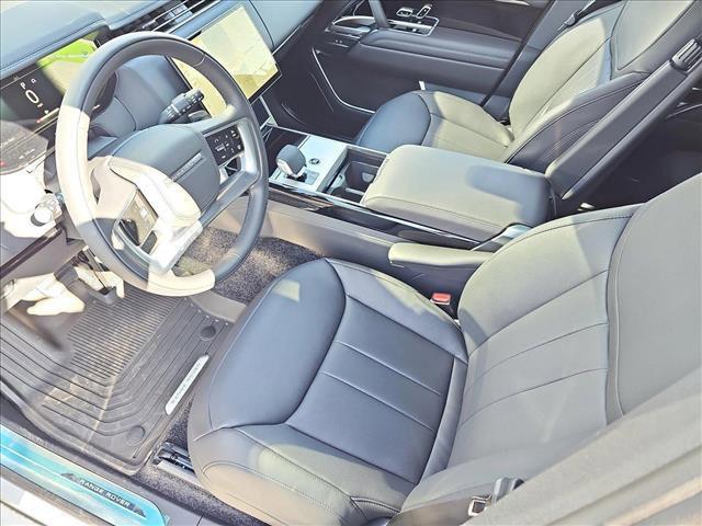 Photo of 2025 Hakuba Silver Metallic Land Rover Range Rover
