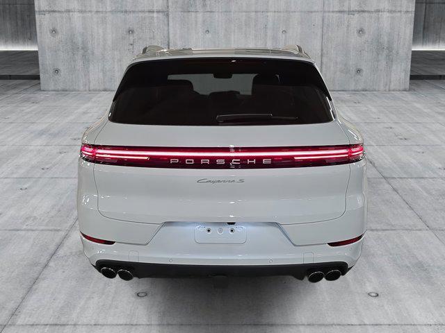 Photo of 2025  Porsche Cayenne