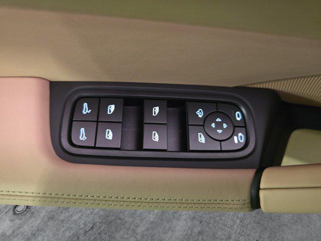 Photo of 2025  Porsche Cayenne