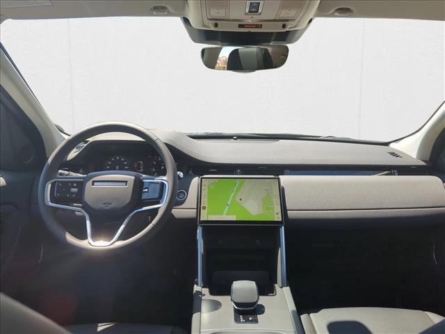 Photo of 2024 Hakuba Silver Metallic Land Rover Discovery Sport