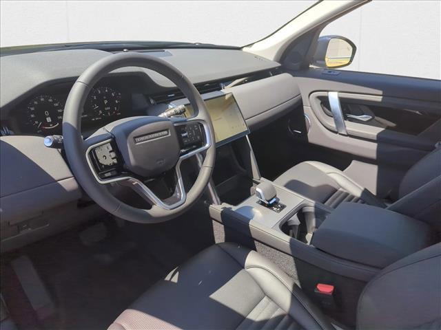 Photo of 2024 Hakuba Silver Metallic Land Rover Discovery Sport