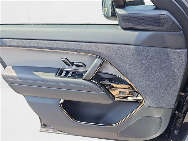 Photo of 2025 Santorini Black Metallic Land Rover Range Rover Sport