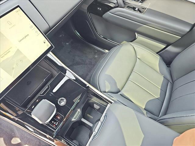 Photo of 2025 Santorini Black Metallic Land Rover Range Rover Sport