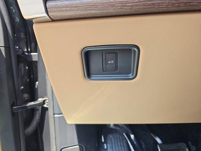Photo of 2025 Carpathian Grey Premium Metallic Land Rover Range Rover