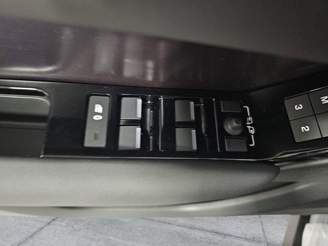 Photo of 2026 Arroios Grey Metallic Land Rover Range Rover Velar