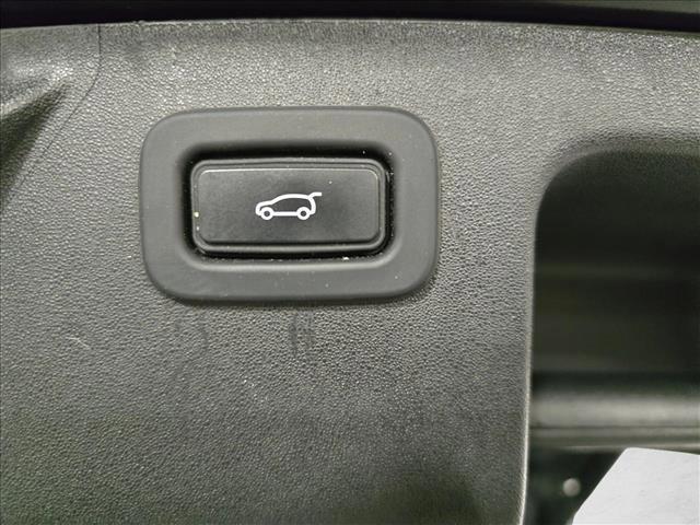 Photo of 2022 Santorini Black Metallic Land Rover Discovery Sport