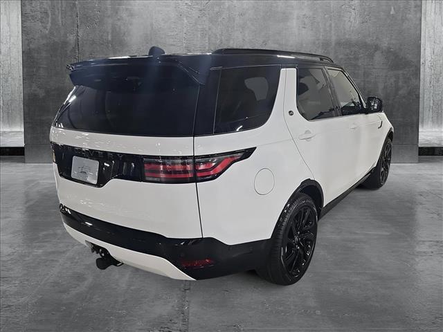 Photo of 2025 Fuji White Land Rover Discovery