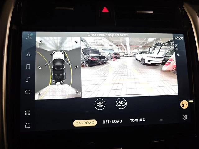 Photo of 2025 Fuji White Land Rover Discovery