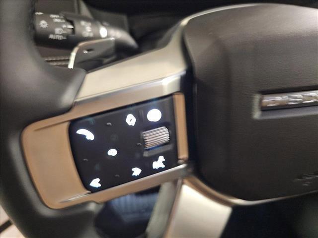 Photo of 2025 Fuji White Land Rover Discovery
