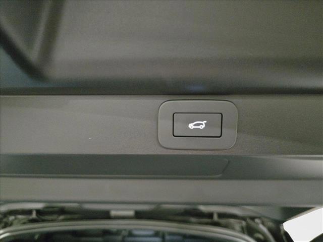 Photo of 2025 Carpathian Grey Premium Metallic Land Rover Range Rover
