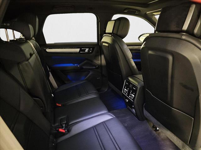 Photo of 2022 Black [Black] Porsche Cayenne