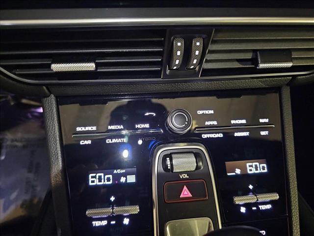 Photo of 2022 Black [Black] Porsche Cayenne