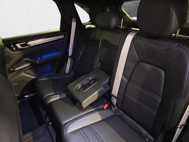 Photo of 2022 Black [Black] Porsche Cayenne