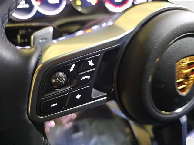 Photo of 2022 Black [Black] Porsche Cayenne