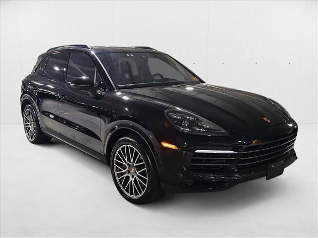 Photo of 2022 Black [Black] Porsche Cayenne