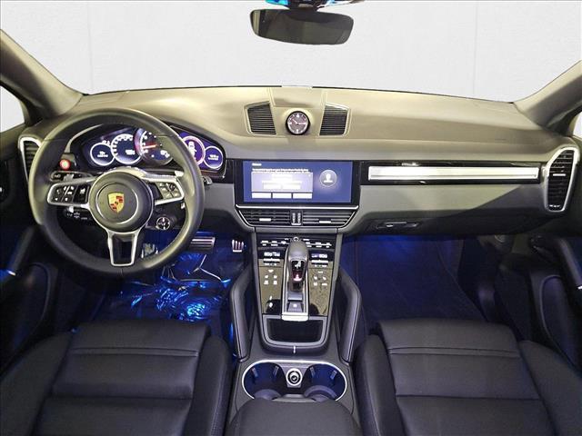 Photo of 2022 Black [Black] Porsche Cayenne
