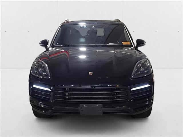 Photo of 2022 Black [Black] Porsche Cayenne