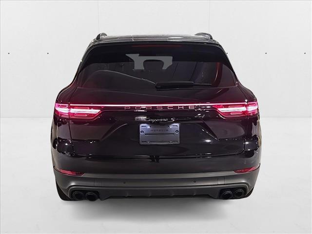 Photo of 2022 Black [Black] Porsche Cayenne