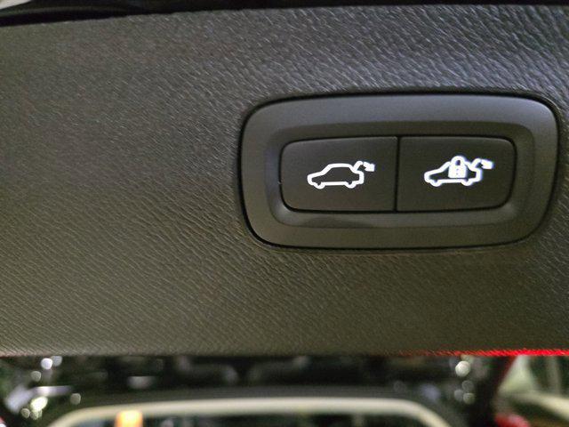 Photo of 2024 Onyx Black Metallic Volvo XC90