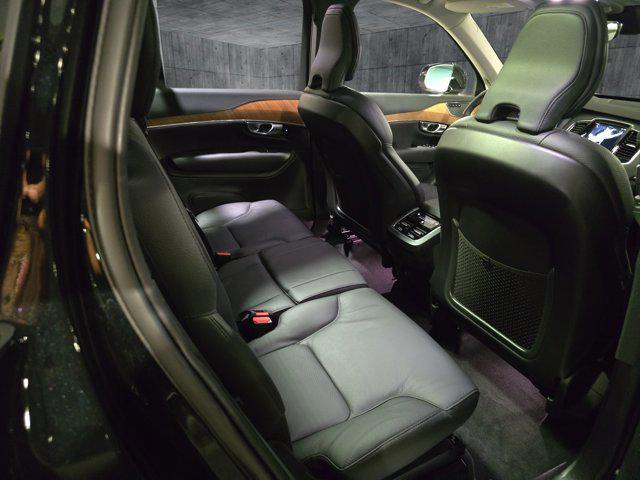 Photo of 2024 Onyx Black Metallic Volvo XC90