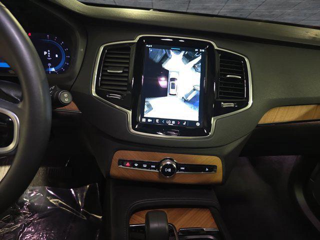 Photo of 2024 Onyx Black Metallic Volvo XC90