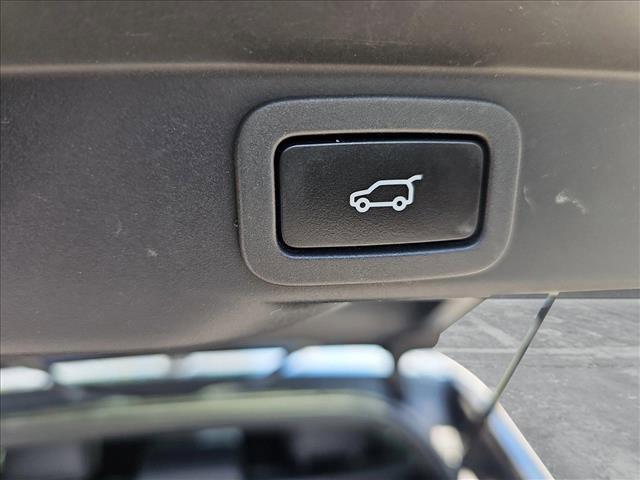 Photo of 2019 Meribel White Pearl Land Rover Range Rover Sport