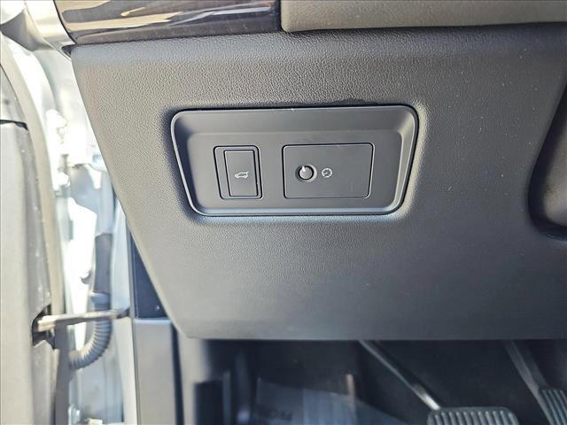 Photo of 2019 Meribel White Pearl Land Rover Range Rover Sport