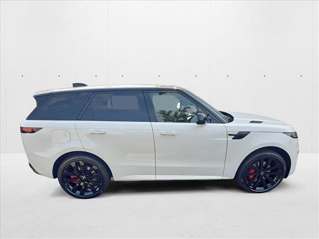 Photo of 2025 Ostuni Pearl White Premium Metallic Land Rover Range Rover Sport