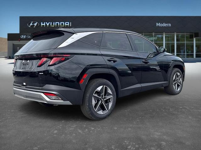 Photo of 2025 Black Hyundai TUCSON