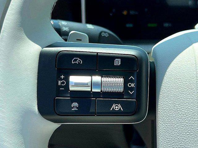 Photo of 2025 White Hyundai SANTA FE HEV