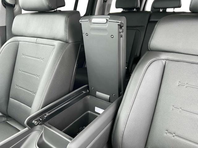 Photo of 2025 Black Hyundai SANTA FE HEV