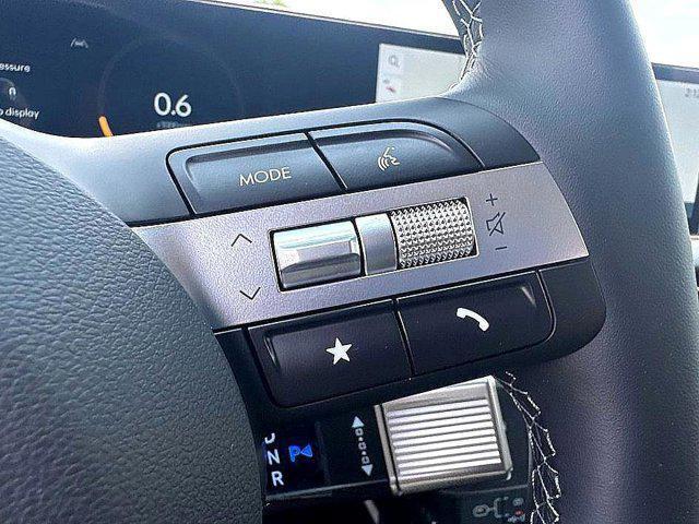 Photo of 2025 White Hyundai SONATA