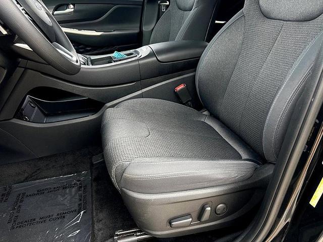 Photo of 2022 Black Hyundai SANTA FE