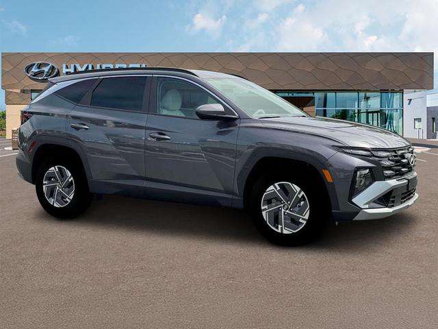 Photo of 2025 Gray Hyundai TUCSON Hybrid